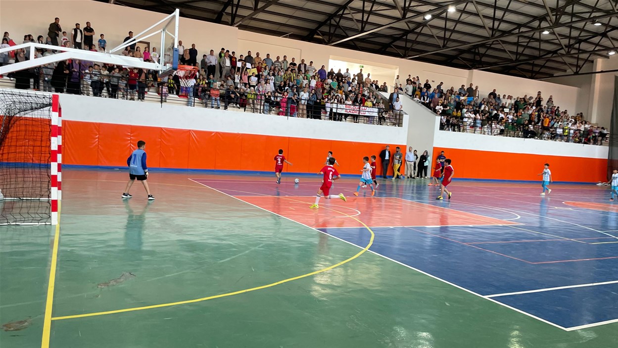 İscehisar Spor Salonu, ilkokul, ortaokul ve liseler arası spor müsabakalarına