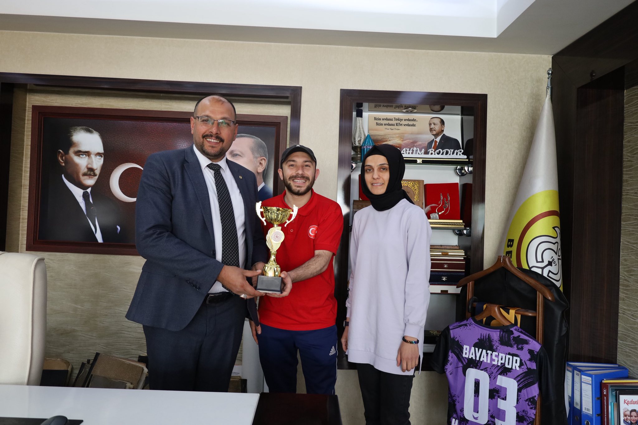 Gençlik ve Spor İlçe Müdürlüğü personellerinden Spor Uzmanı Gamze Aydoğan