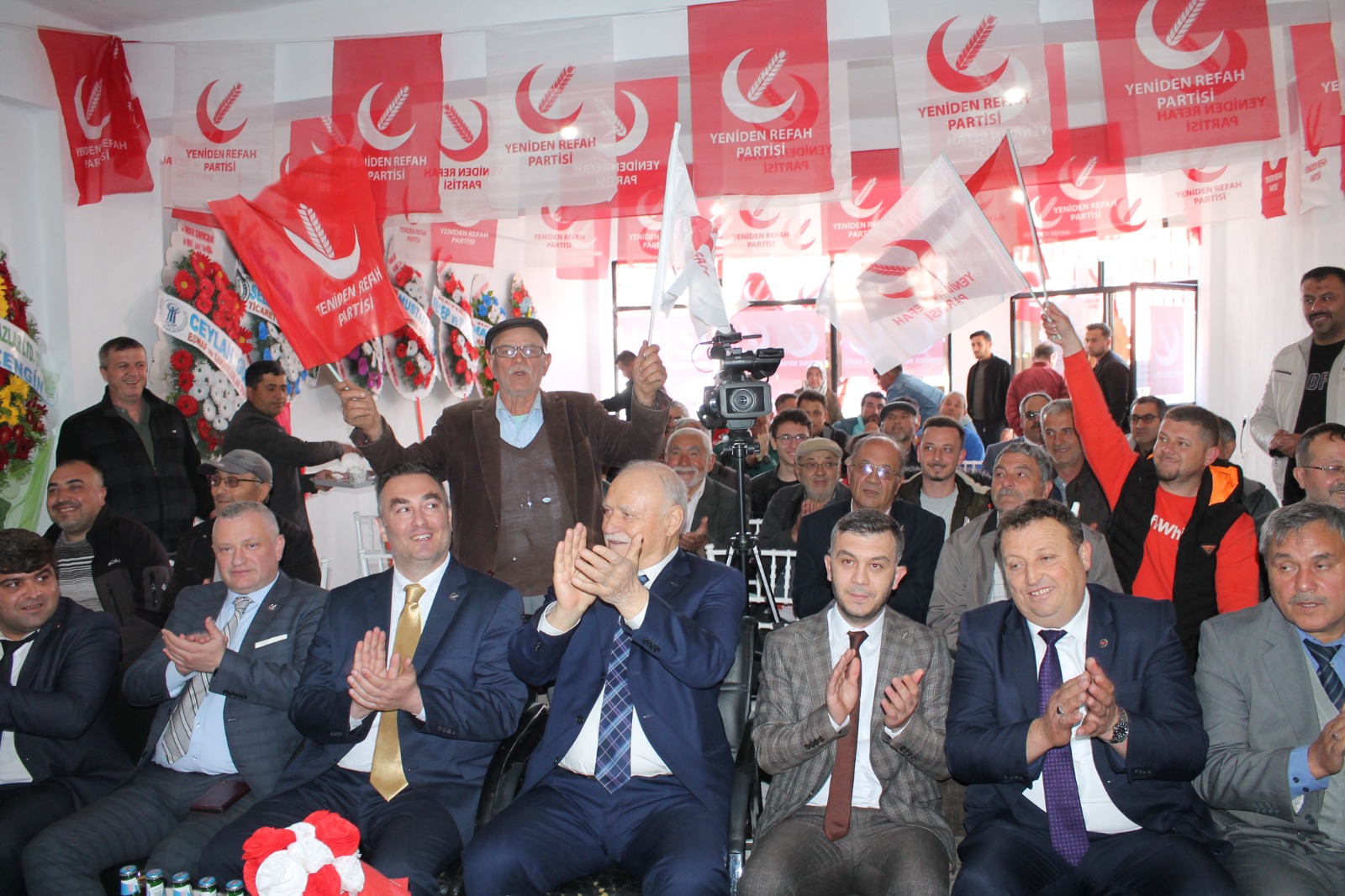 Yeniden Refah Partisi Çay 3. Olağan Kongresi yoğun katılımla gerçekleşti.