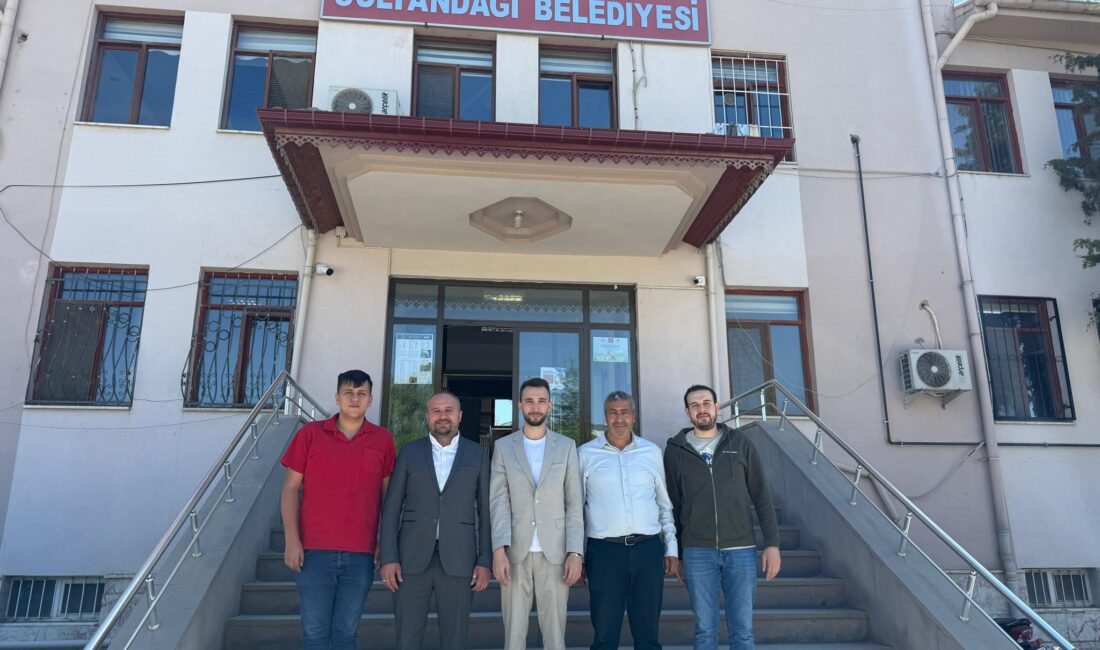 Başkan Aldırmaz ile bir araya geldiler AK Parti Afyonkarahisar İl Gençlik Kolları Başkanı Mehmet Emin İntepe,