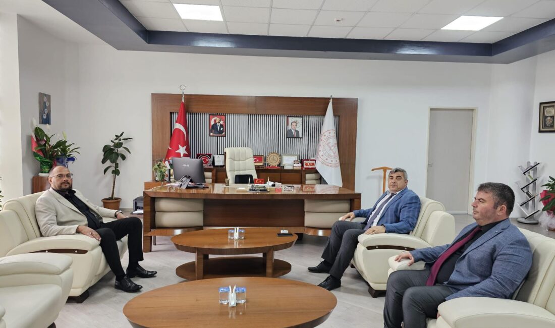 Bayat Belediye Başkanı Halil İbrahim Bodur, İlçe Milli Eğitim Müdürü