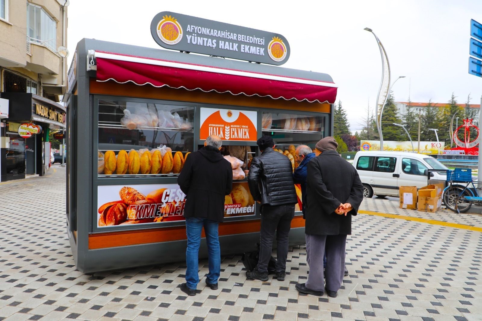 Afyonkarahisar Belediyesi 5 TL’den sattığı halk ekmeğe zam yaparak 7