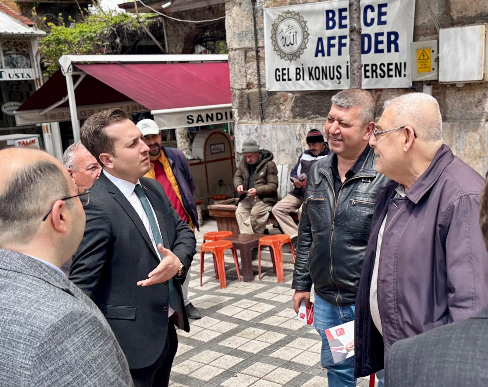Saadet Partisi Afyonkarahisar İl Başkanı Beytullah Karataş, İlçe Başkanı Mustafa