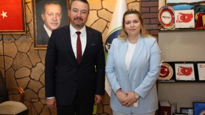 
Kanal 3 Programlar Müdürü Berna Türksoy, Sandıklı Belediye Başkanı Adnan