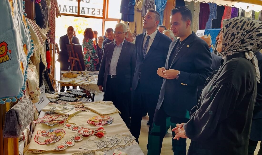 Afyonkarahisar'ın Sinanpaşa ilçesinde "Hayat Boyu Öğrenme Haftası" etkinlikleri çerçevesinde Halk