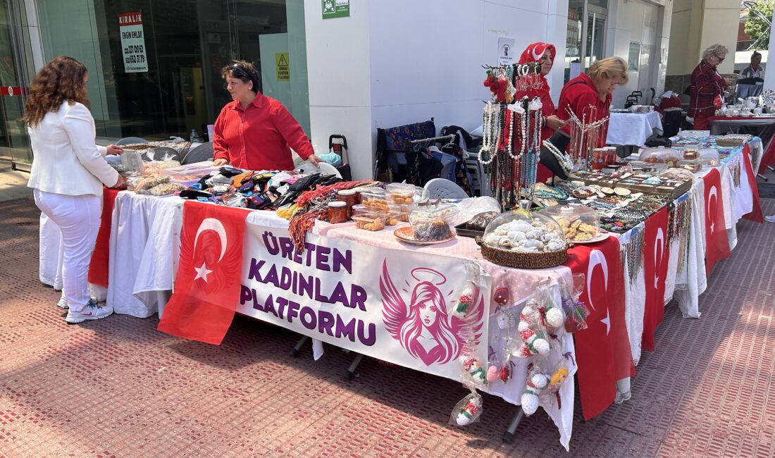 
Eskişehir Üreten Kadınlar Platformu'nda el emeği ürünler yapan kadınlar, açtıkları