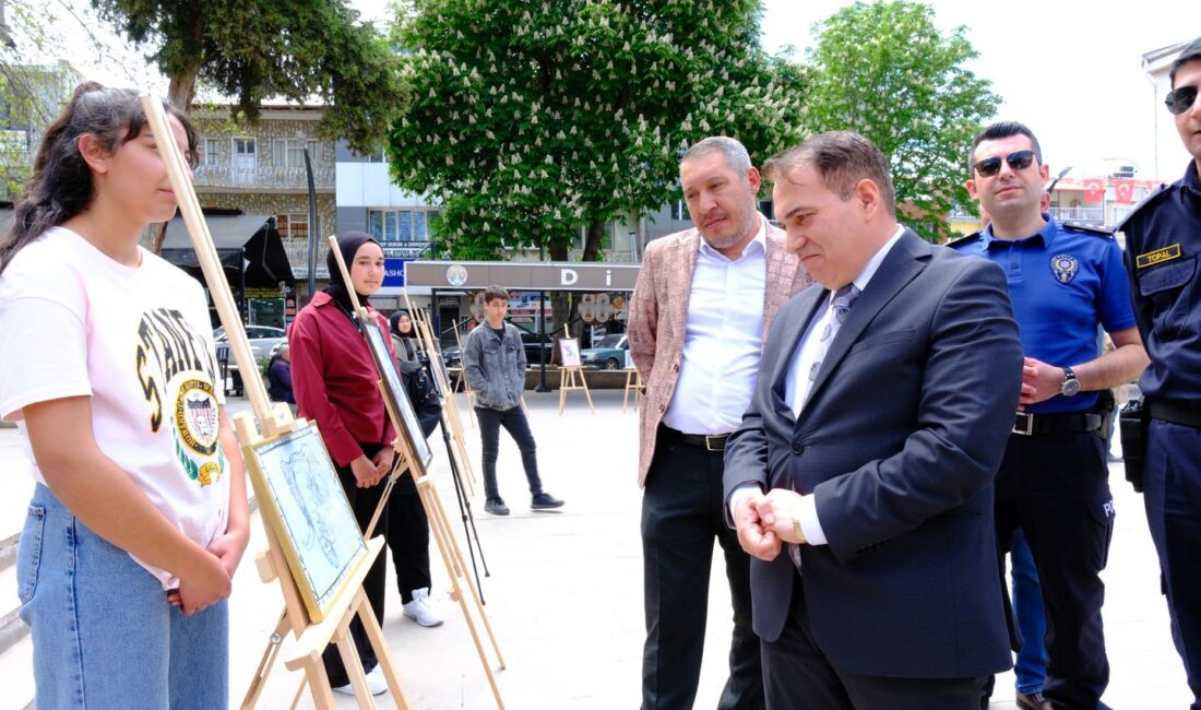 Dinar Uluköy Ortaokulu 5-A Sınıfı öğrencileri tarafından hazırlanan “Aile Her
