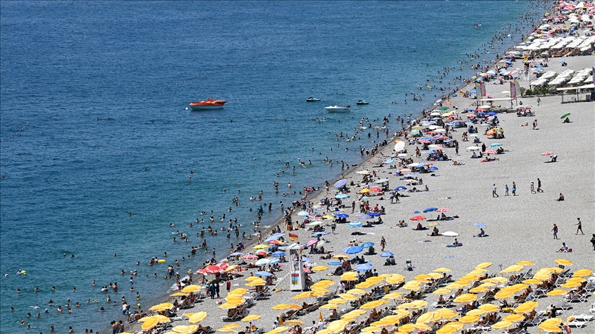 1 Ocak-7 Mayıs döneminde 2 milyon 300 bin turisti ağırlayan