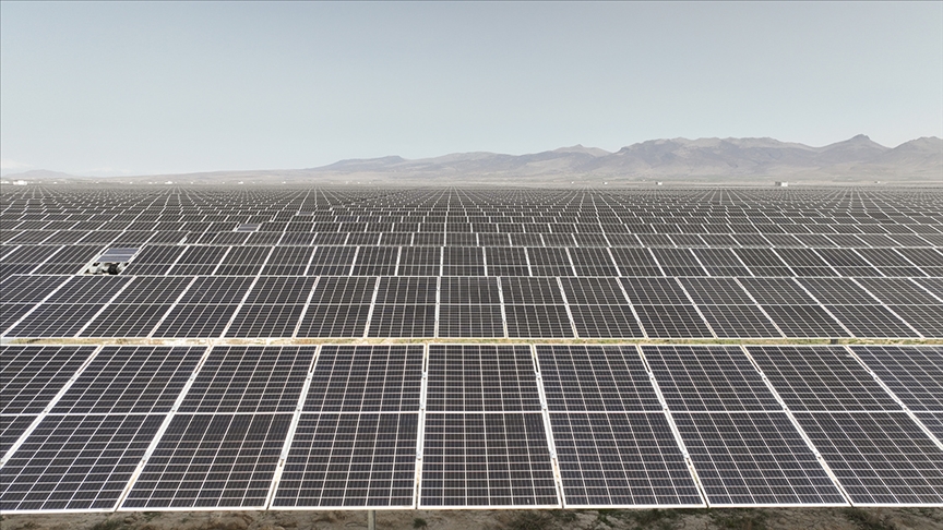 Türkiye'de güneş enerjisi santrallerinden elektrik üretimi günlük bazda yılın en