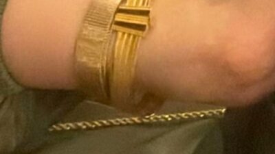 İstanbul Küçükçekmece'de kızlarının mezuniyet törenine giderken 100 bin lira değerinde