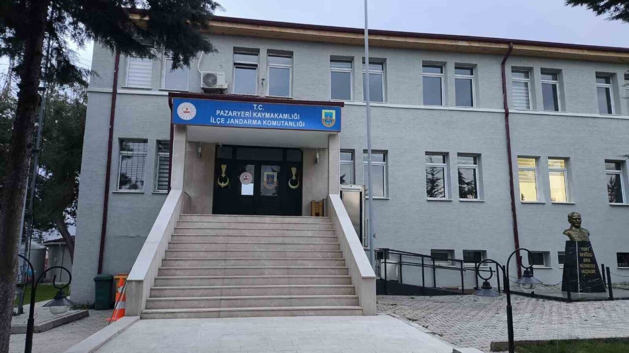 Bilecik’te yalnız yaşayan 82 yaşındaki kadın, kendisini telefonla arayarak "asker"