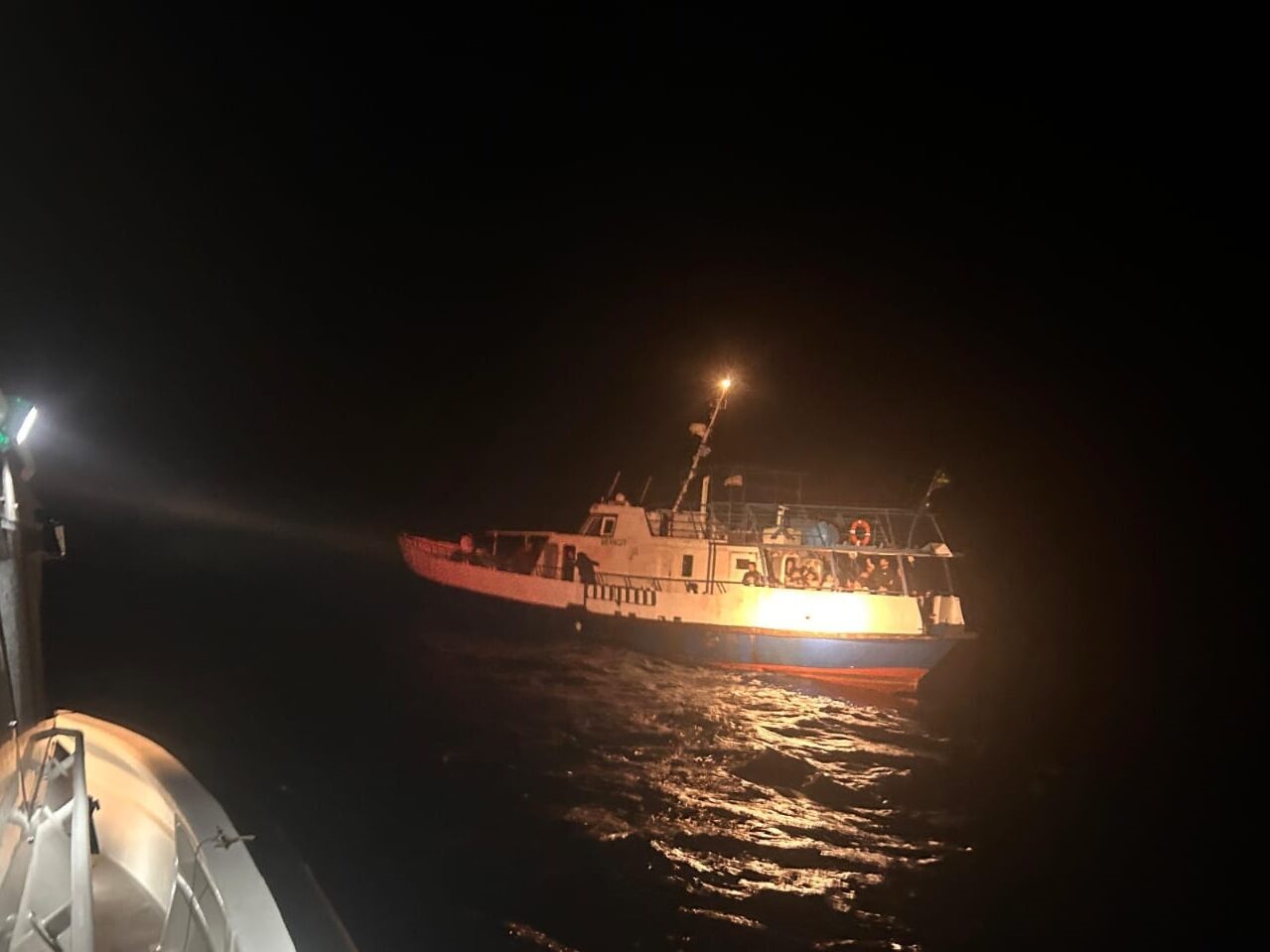 Muğla'nın Datça ilçesi açıklarında özel teknede 93 düzensiz göçmen ile