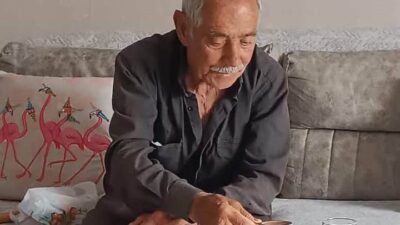 Manisa'nın Alaşehir ilçesinde içme suyu arızasını tamir etmek için evden