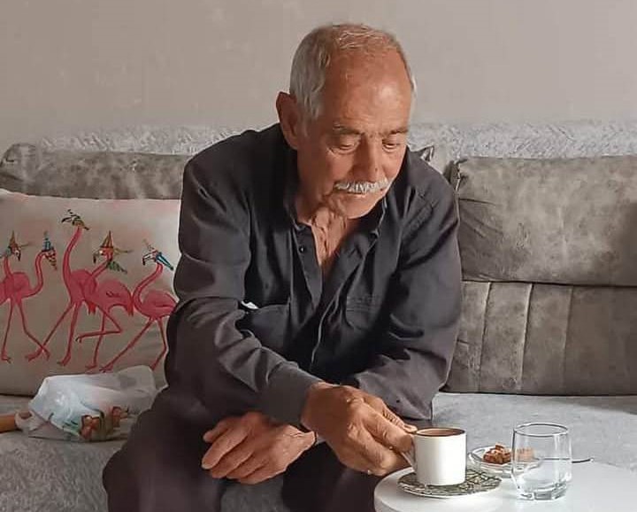 Manisa'nın Alaşehir ilçesinde içme suyu arızasını tamir etmek için evden