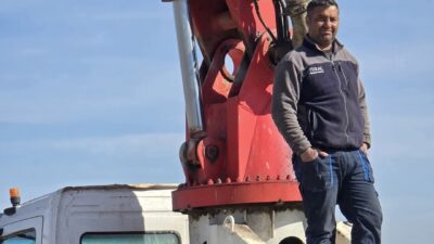 Ankara’da, mikser aracıyla beton dökme işlemi gerçekleştirdiği esnada pompa aksamının