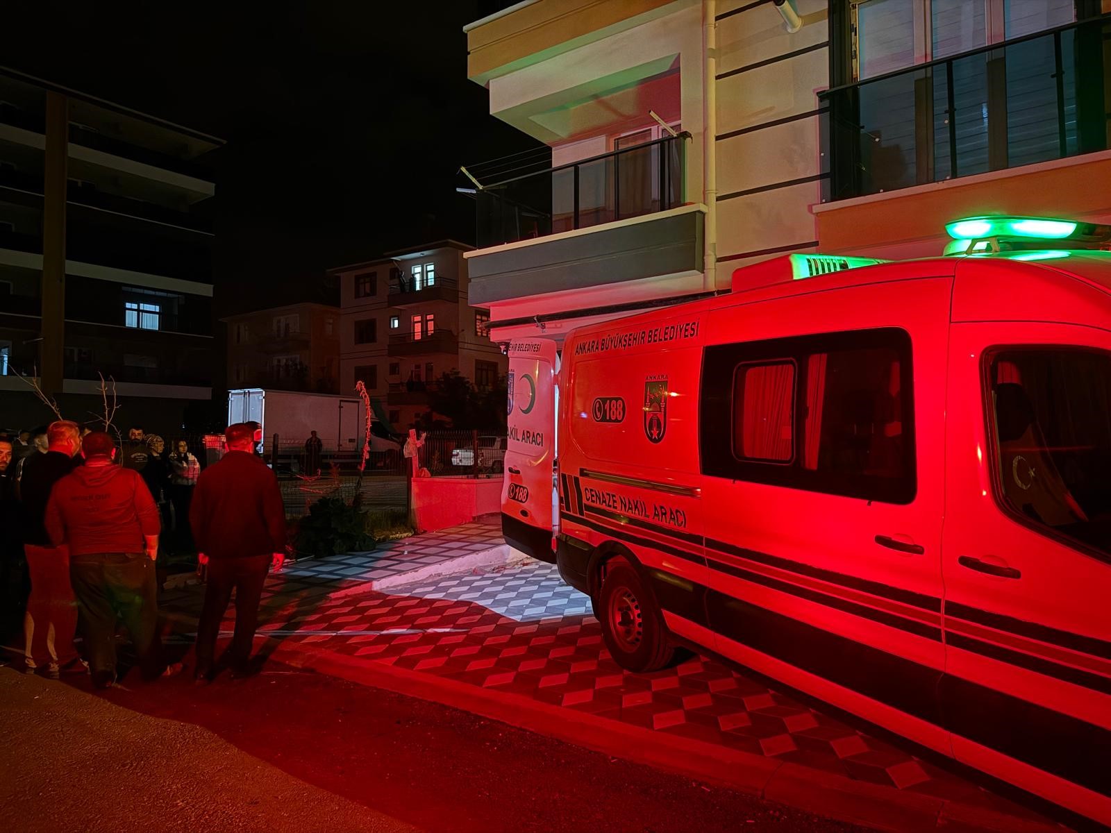 Ankara’nın Çubuk ilçesinde bir kişi, komşusunun evine girdi ve 21