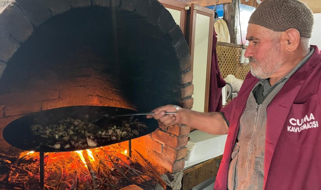 Bursa'nın Büyükorhan ilçesinde 400 yıldır süregelen kavurma ve güveç geleneği,