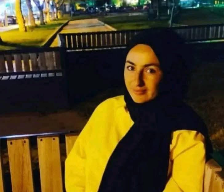 Şanlıurfa'nın Bozova ilçesinde devrilen traktörün altında kalan 2 çocuk annesi