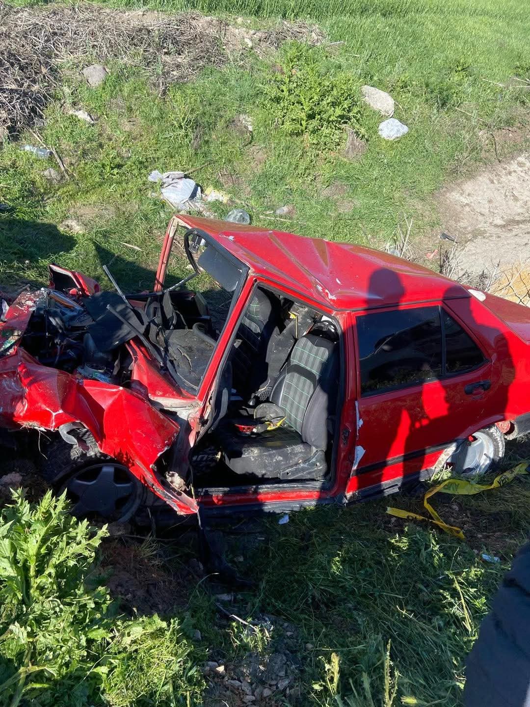  Ankara'da kontrolden çıkarak şarampole devrilen otomobilin sürücüsü hayatını kaybetti.