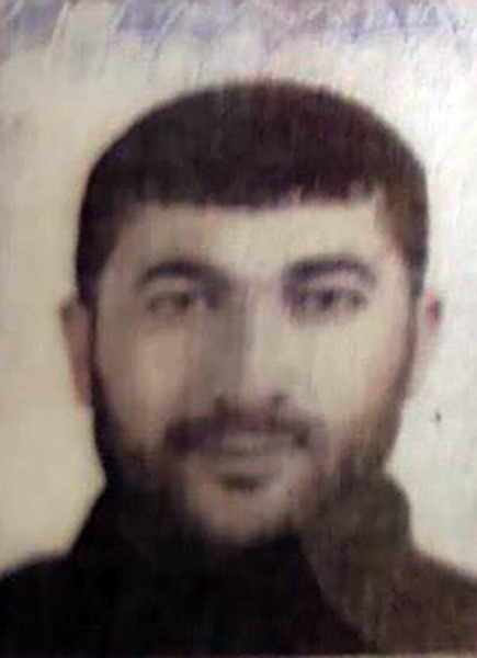 Kahramanmaraş'ta yükünü boşaltırken devrilen kamyonun altında kalan sürücü hayatını kaybetti.