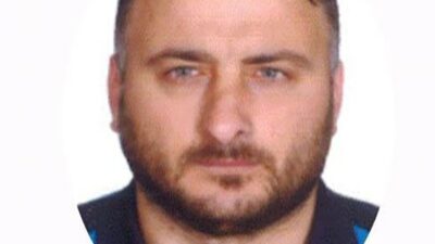 Sakarya'nın Karasu ilçesinde SASKİ'ye ait tanker, önündeki otomobile çarptıktan sonra