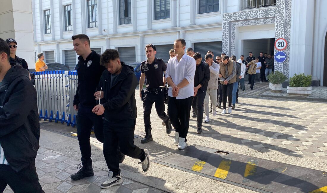 Sahte araç kiralama sitesi üzerinden 122 kişinin dolandırılmasına ilişkin eş