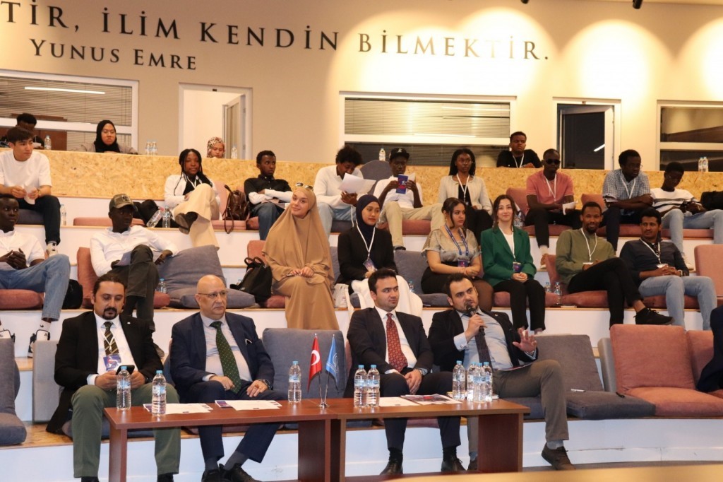 Anadolu Üniversitesi Uluslararası Öğrenci Kulüpleri tarafından düzenlenen Girişimcilik, Liderlik ve