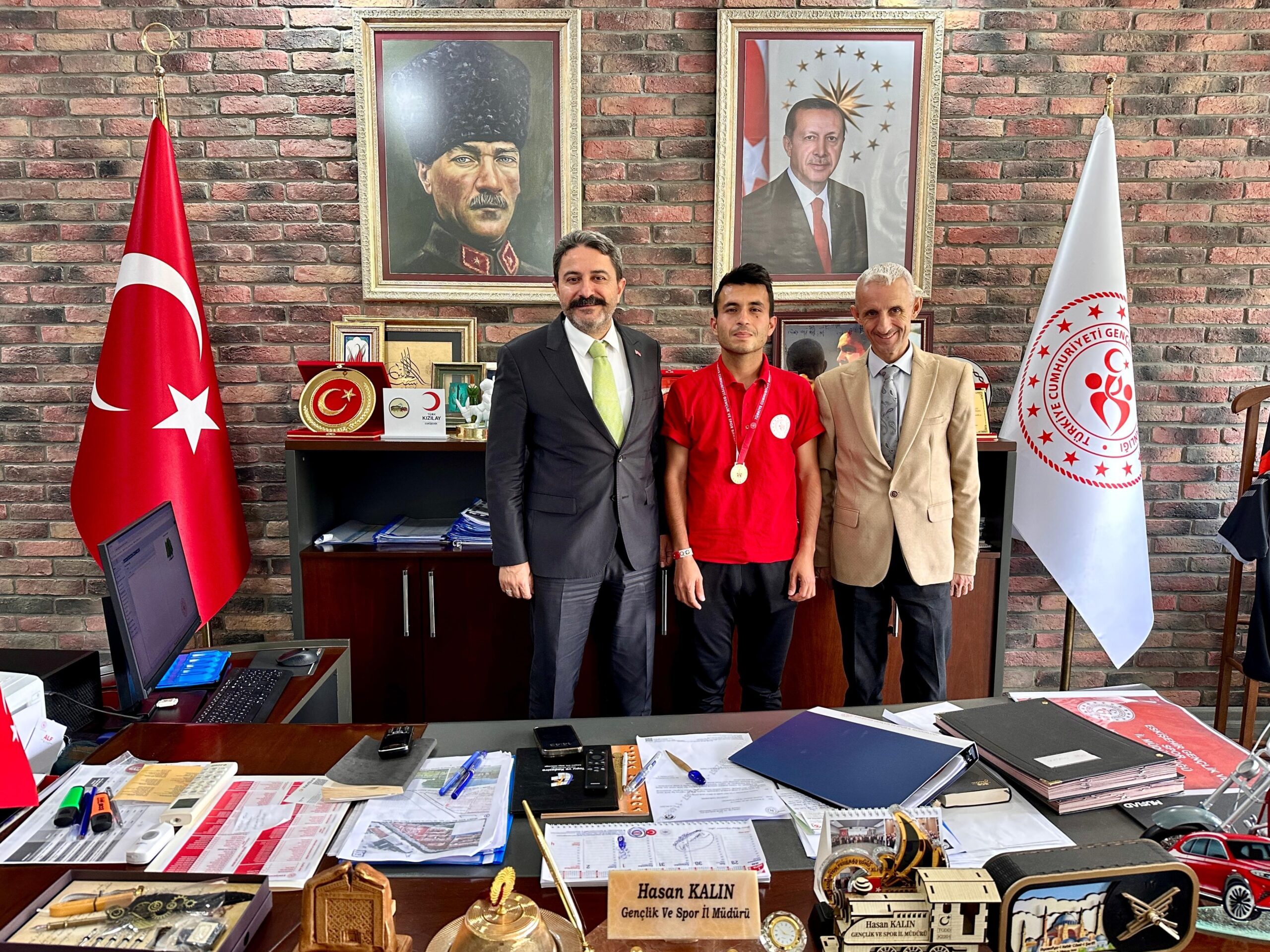 Eskişehirli atlet Okan Yumuk, YURTLİG Türkiye Atletizm Şampiyonası’nda 3000 metre