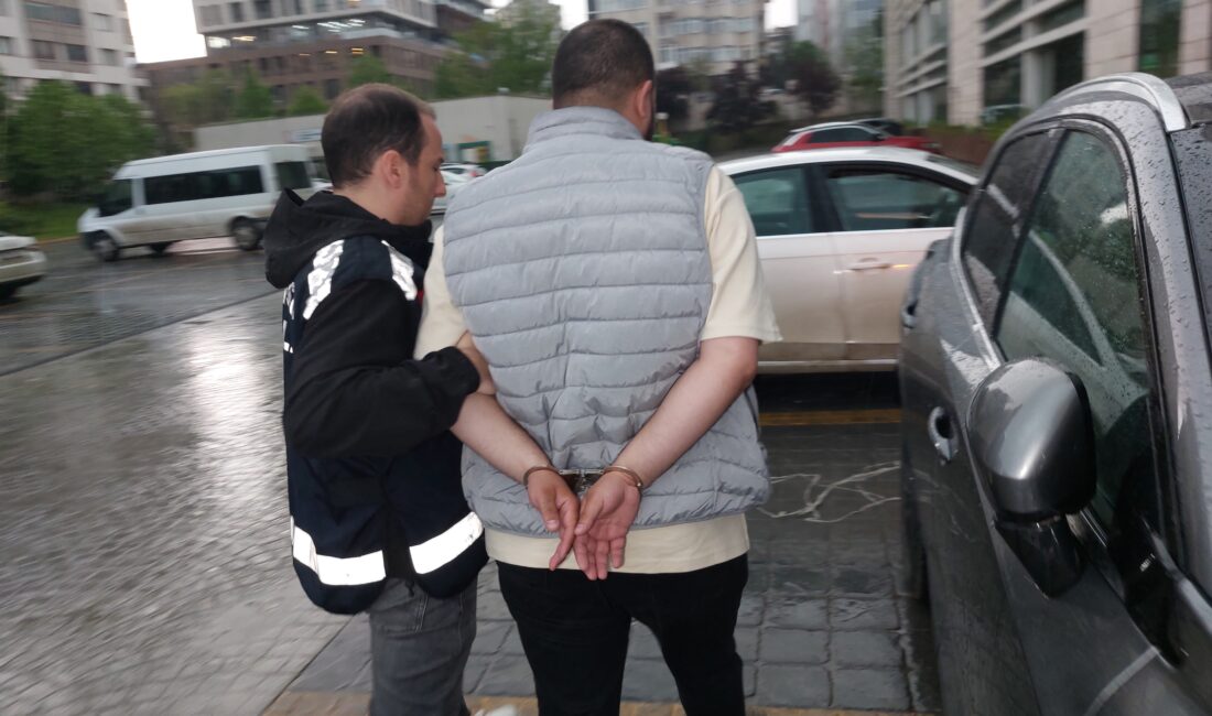 Samsun'da evlerine gidip aynı aileden 3 kişiyi silahla yaralayan şahıs