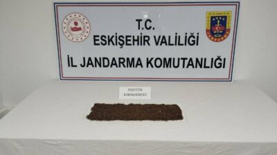 Eskişehir'de jandarma ekiplerince, uyuşturucu ticareti yapacağı belirlenen ve aracında 280