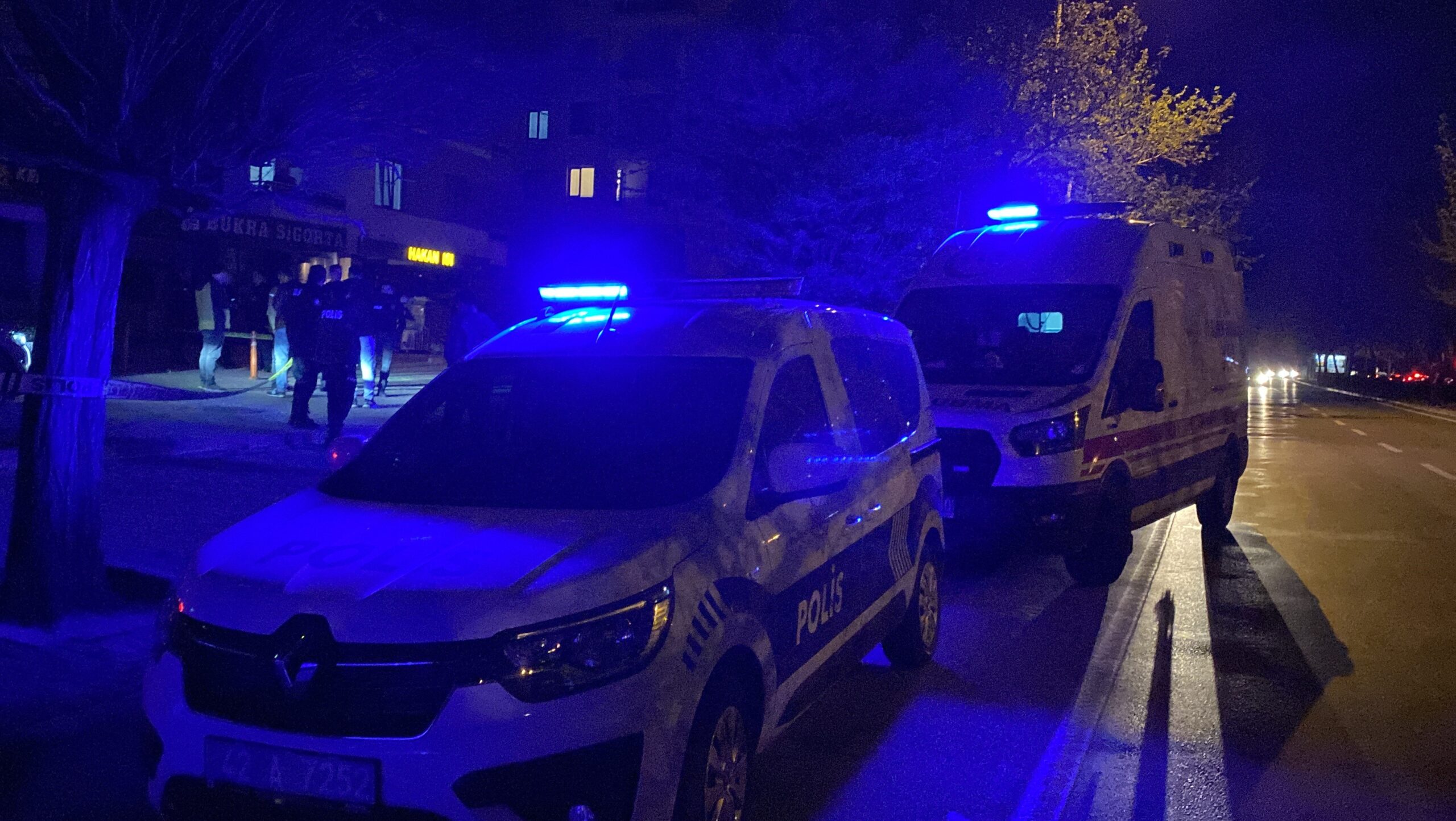 Konya'da alacak verecek kavgasında bir kişi husumetlisini silahla vurarak yaraladı.