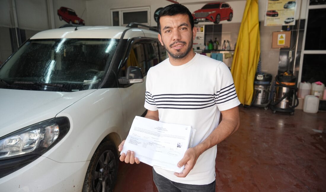Bursa'da oto yıkama ve araç kiralama işleriyle geçimini sağlayan Oktay