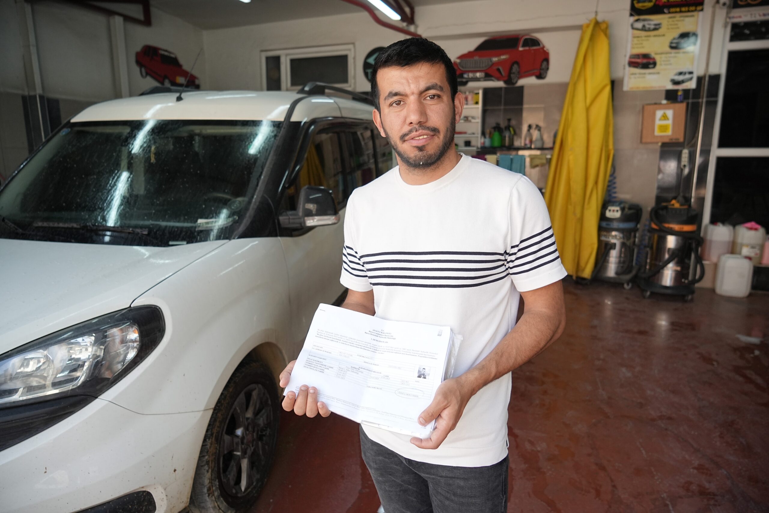 Bursa'da oto yıkama ve araç kiralama işleriyle geçimini sağlayan Oktay