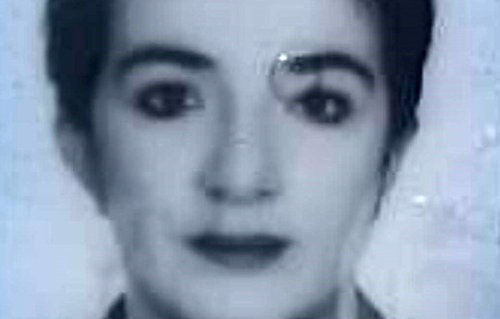  İstanbul Beylikdüzü'nde iki metrobüsün çarpıştığı kazada hayatını kaybeden kadının cenazesi,