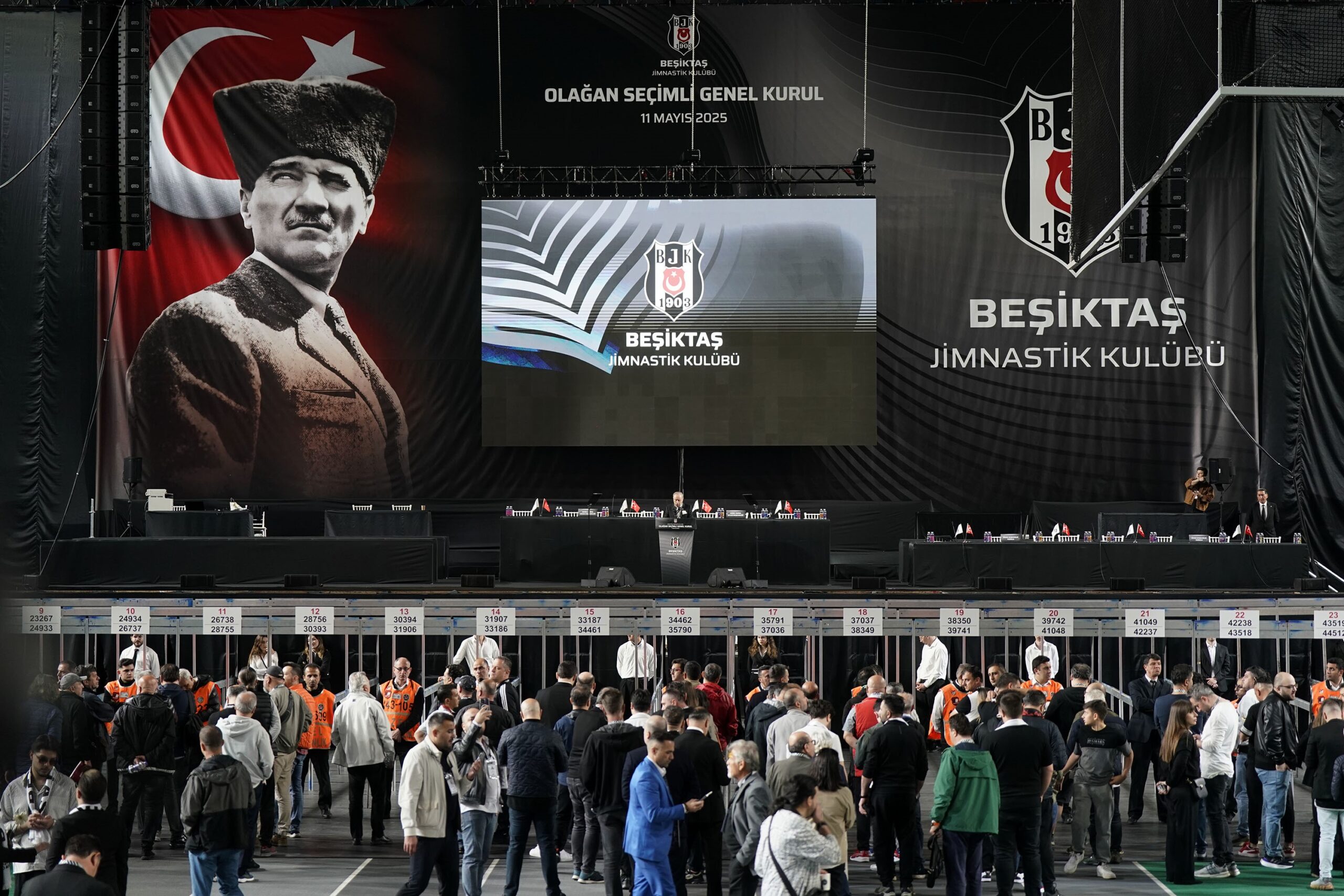  Beşiktaş Kulübü’nün olağanüstü seçimli genel kurulu başladı.