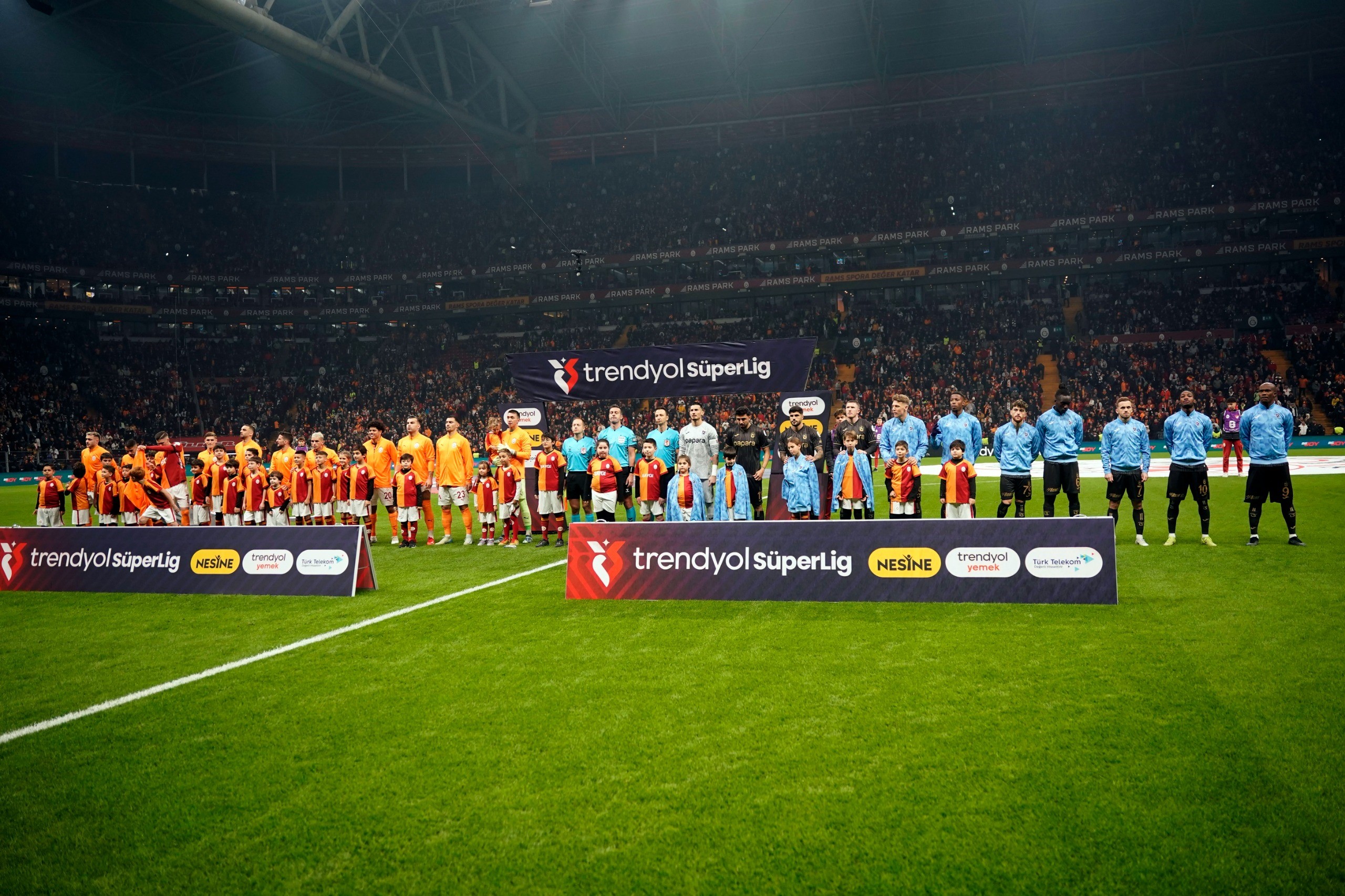 Trabzonspor ile Galatasaray, Ziraat Türkiye Kupası finalinde yarın Gaziantep'te karşılaşacak.