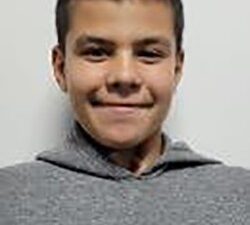 Konya’nın Karapınar ilçesinde minibüsün çarpması sonucu ağır yaralanan 12 yaşındaki