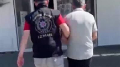 İzmir'in Konak ve Çeşme ilçelerinde Güven Timleri polisi tarafından yapılan