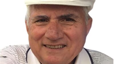 Ankara’nın Altındağ ilçesinde 1989-1994 yılları arasında CHP'den belediye başkanı olarak