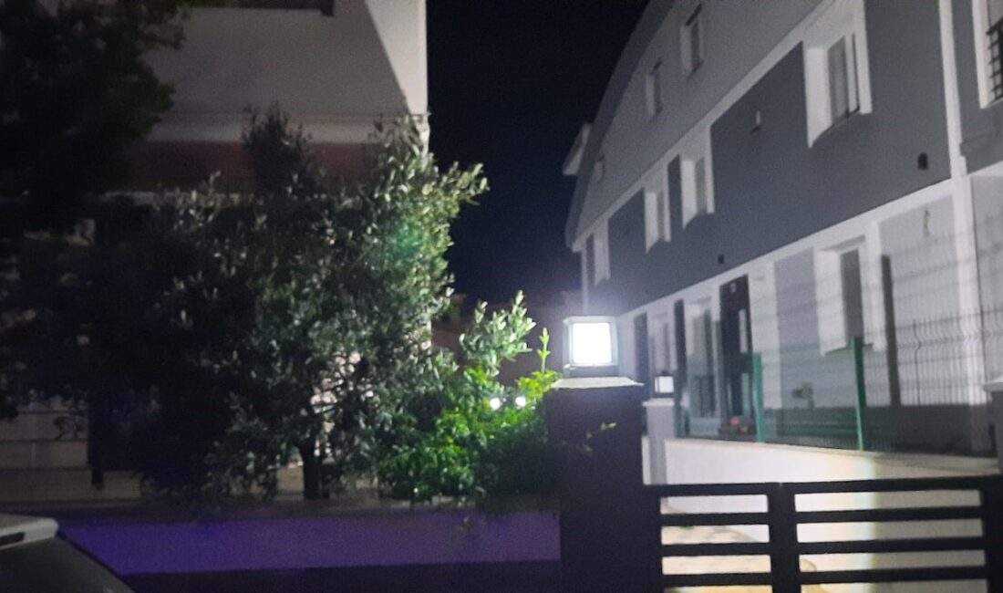  Aydın’ın Didim ilçesinde üçüncü kattan düşerek ağır yaralı olarak hastaneye