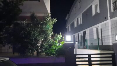  Aydın’ın Didim ilçesinde üçüncü kattan düşerek ağır yaralı olarak hastaneye