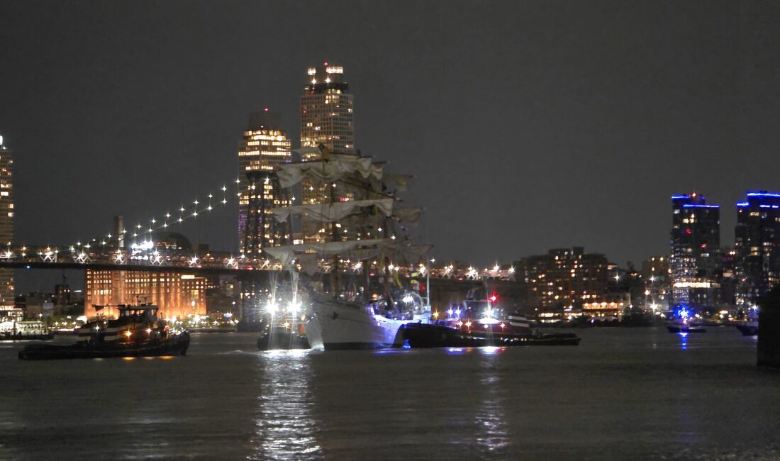 ABD’nin New York şehrinde Meksika Donanması’na ait eğitim gemisi Cuauhtemoc’un