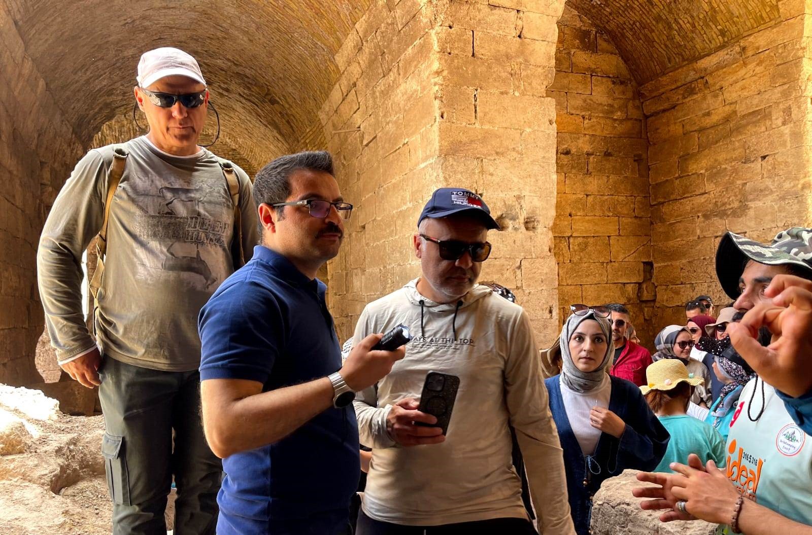  Şanlıurfa'nın Harran ilçesinde kaymakamlık yapan Harun Reşit Han gelen yerli
