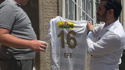 Bursa'nın Osmangazi ilçesinde yaşayan Efe, sosyal medya üzerinden AK Parti
