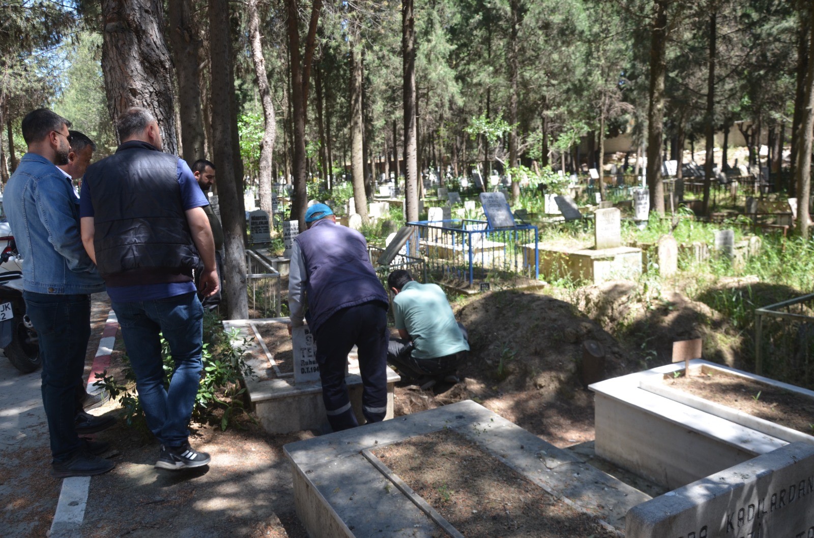 Manisa'nın Turgutlu ilçesinde vatandaşlar tarafından bulunan ve içinde ne olduğu