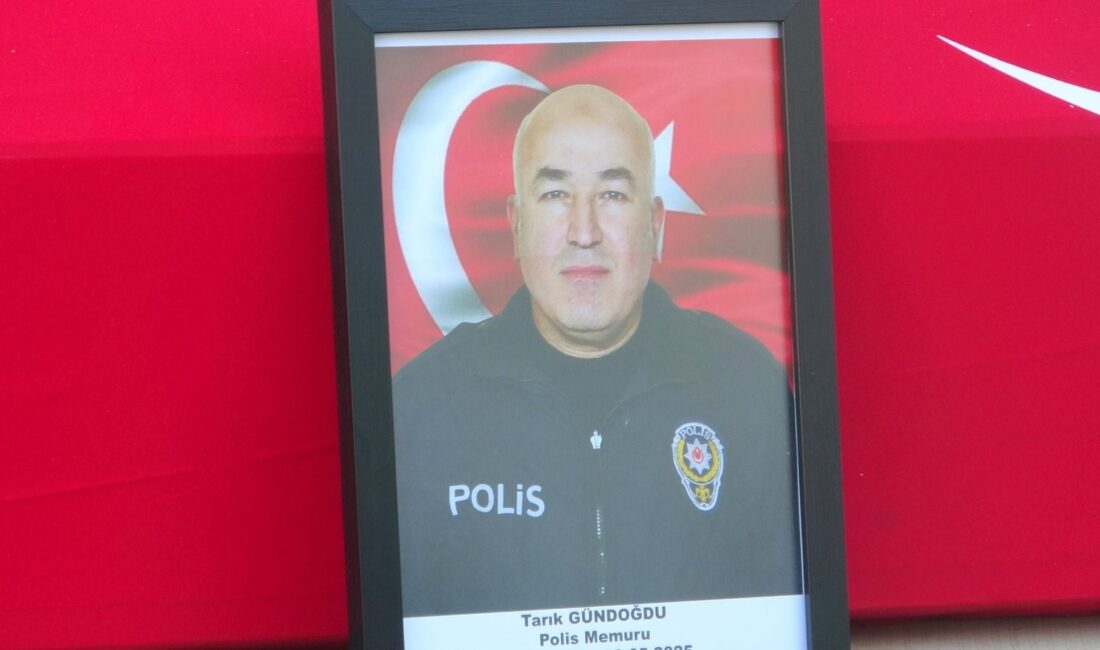 Denizli İl Emniyet Müdürlüğü'nde görev yapan 52 yaşındaki polis memuru