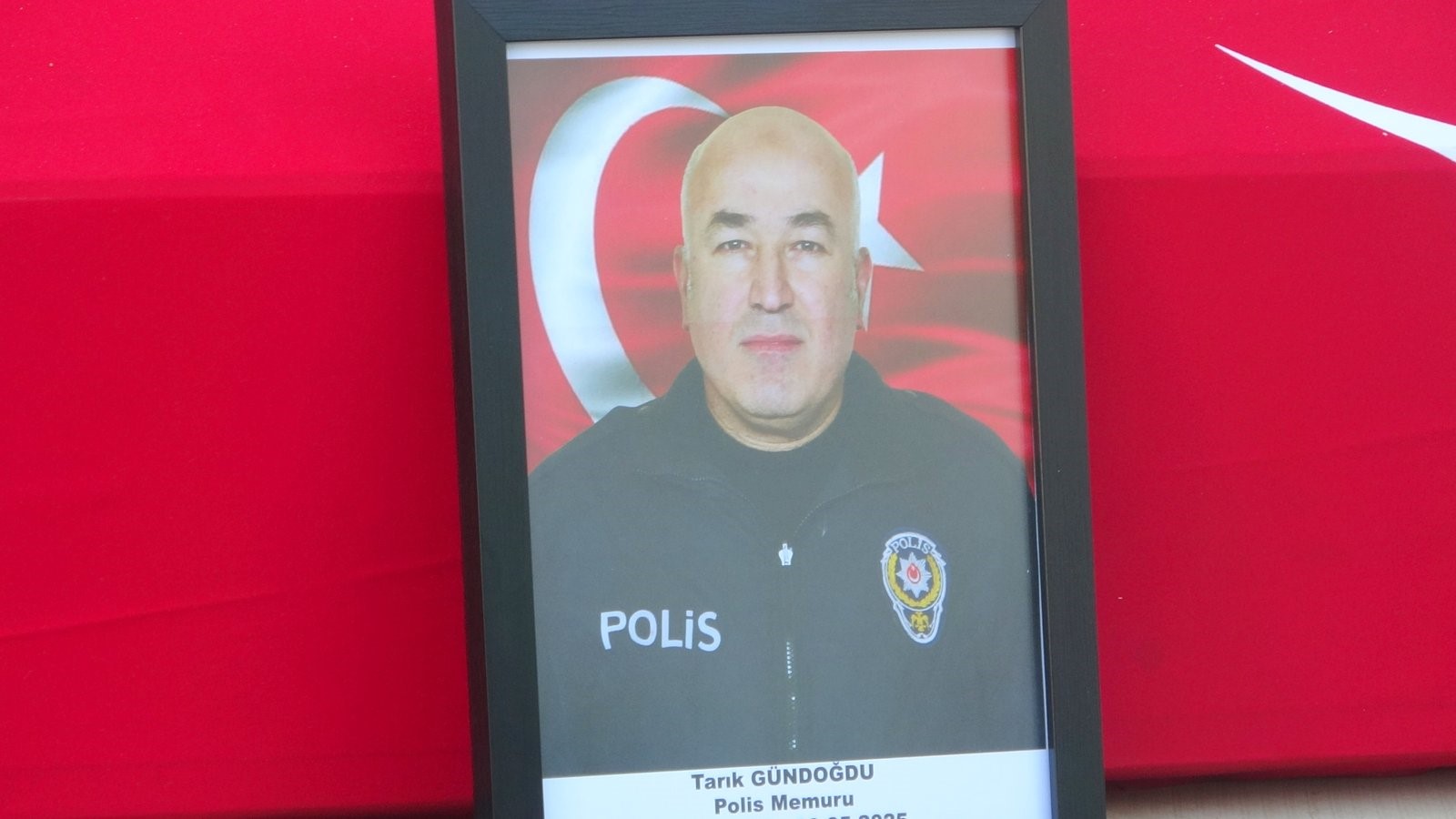 Denizli İl Emniyet Müdürlüğü'nde görev yapan 52 yaşındaki polis memuru