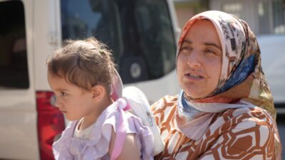 Antalya’da sabah işe gitmek için yola çıkan bir kadın, elektrikli