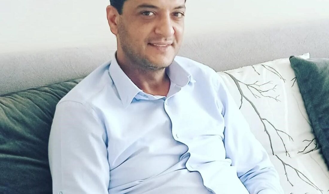 İzmir’in Konak ilçesinde 44 yaşındaki Ömer Kakız, evinde tabancayla vurularak