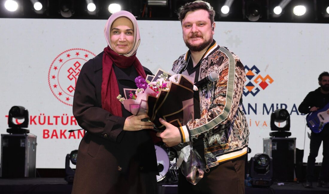Kültür ve Turizm Bakanlığı'nın katkıları, Afyonkarahisar Valiliği’nin himayesinde gerçekleşen Yaşayan